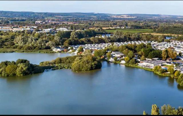 צ'יצ'סטר Lodge Caravan On Holiday Park מראה חיצוני תמונה